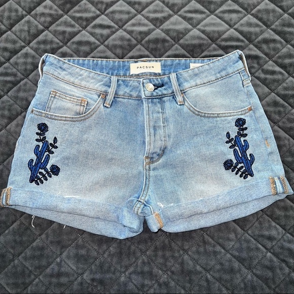 Pacsun Shorts Women 24 Girfriend Denim Cactus Embroidered Button Fly Cuffed L - Picture 1 of 9